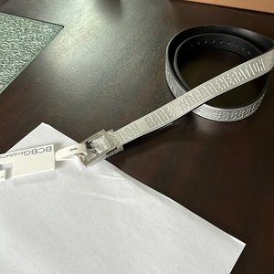 NWT BCBG reversible silver & black belt.